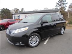 2016 Toyota Sienna 