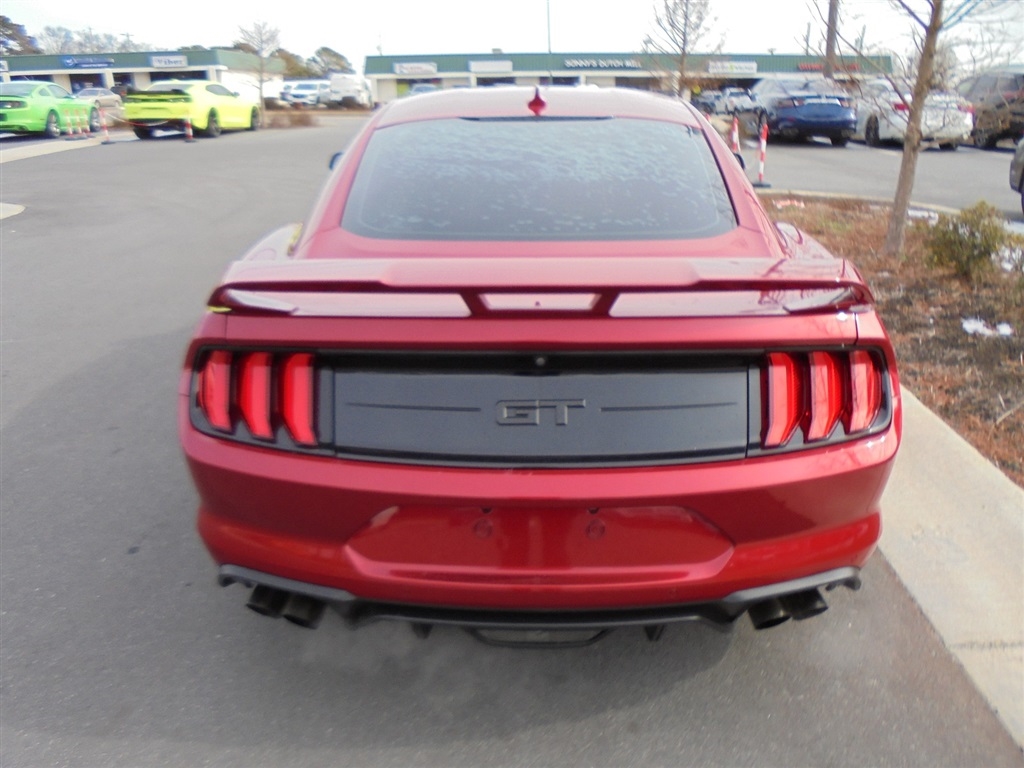 Ford Mustang GT Fastback 2021