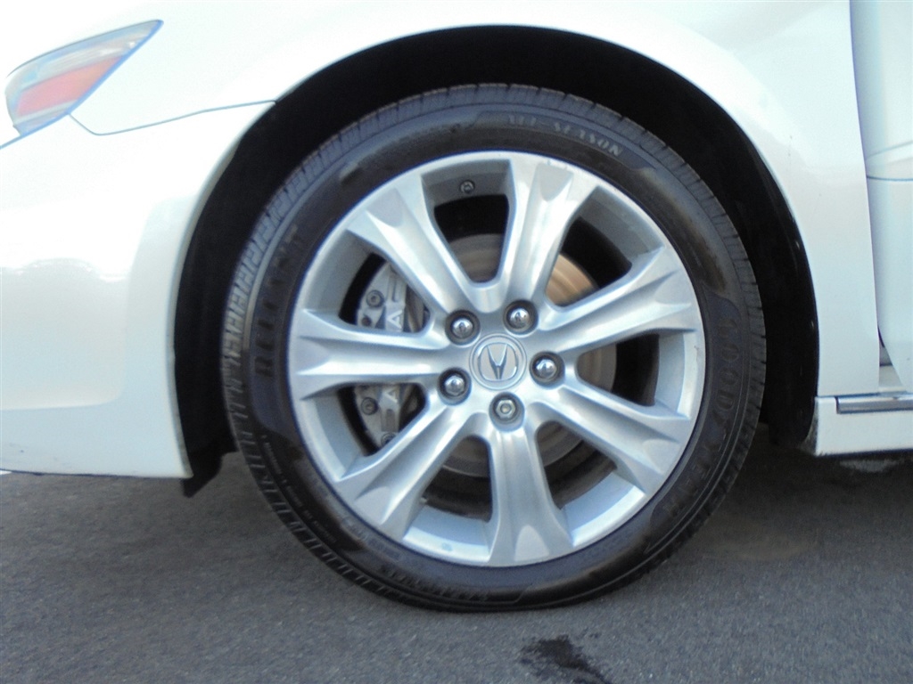 Acura RL 4dr Sdn Tech Pkg (Natl) 2009