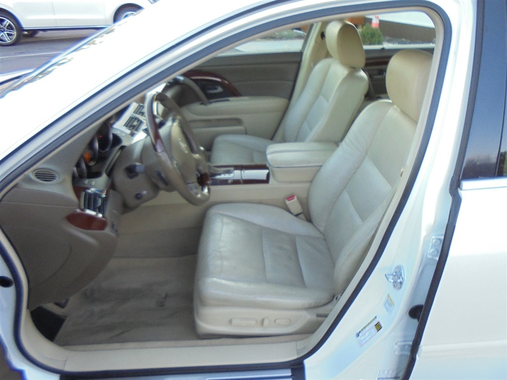 Acura RL 4dr Sdn Tech Pkg (Natl) 2009