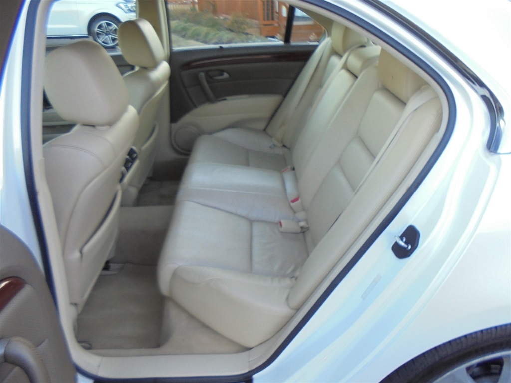 Acura RL 4dr Sdn Tech Pkg (Natl) 2009