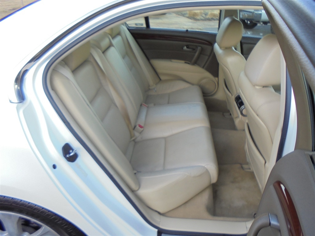 Acura RL 4dr Sdn Tech Pkg (Natl) 2009