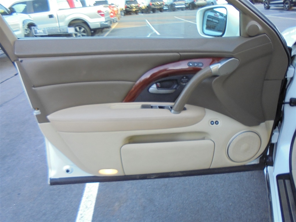 Acura RL 4dr Sdn Tech Pkg (Natl) 2009