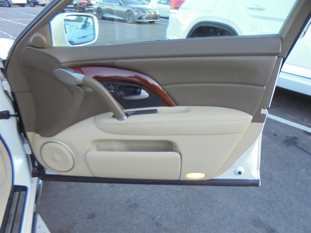 Acura RL 4dr Sdn Tech Pkg (Natl) 2009