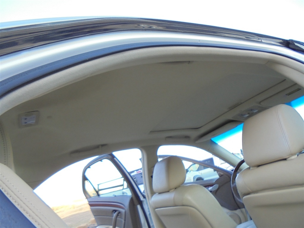 Acura RL 4dr Sdn Tech Pkg (Natl) 2009