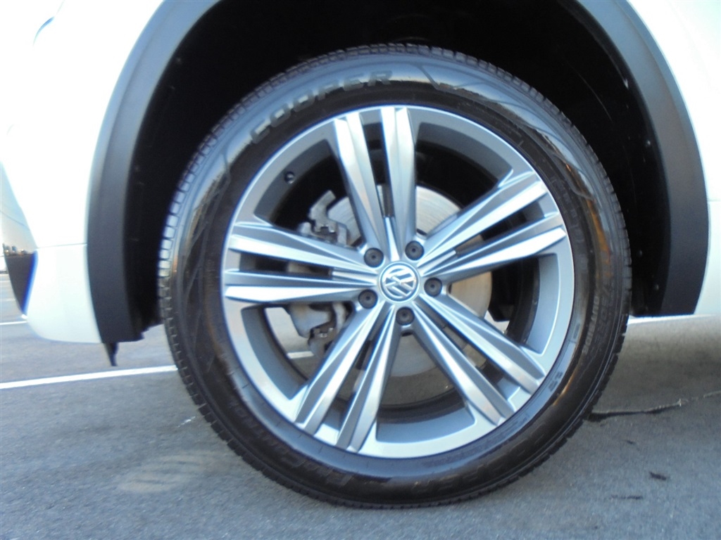 Volkswagen Atlas 3.6L V6 SE w/Technology R-Line 4MOTION 2019