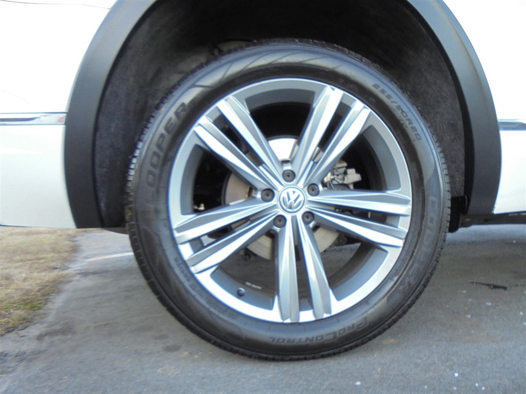 Volkswagen Atlas 3.6L V6 SE w/Technology R-Line 4MOTION 2019