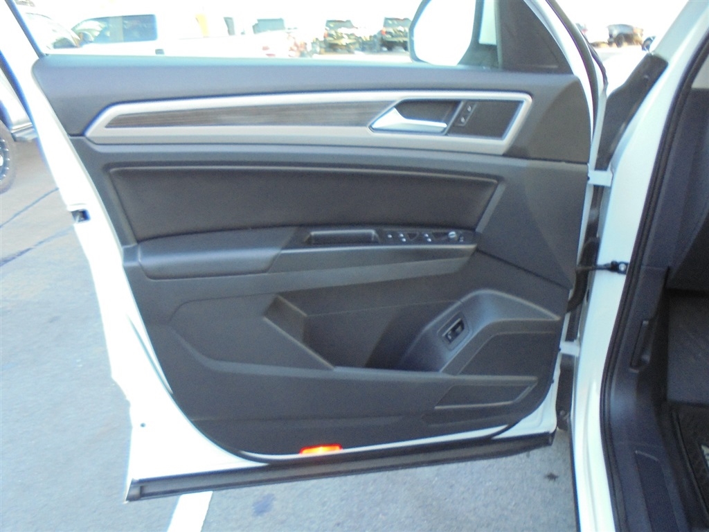 Volkswagen Atlas 3.6L V6 SE w/Technology R-Line 4MOTION 2019