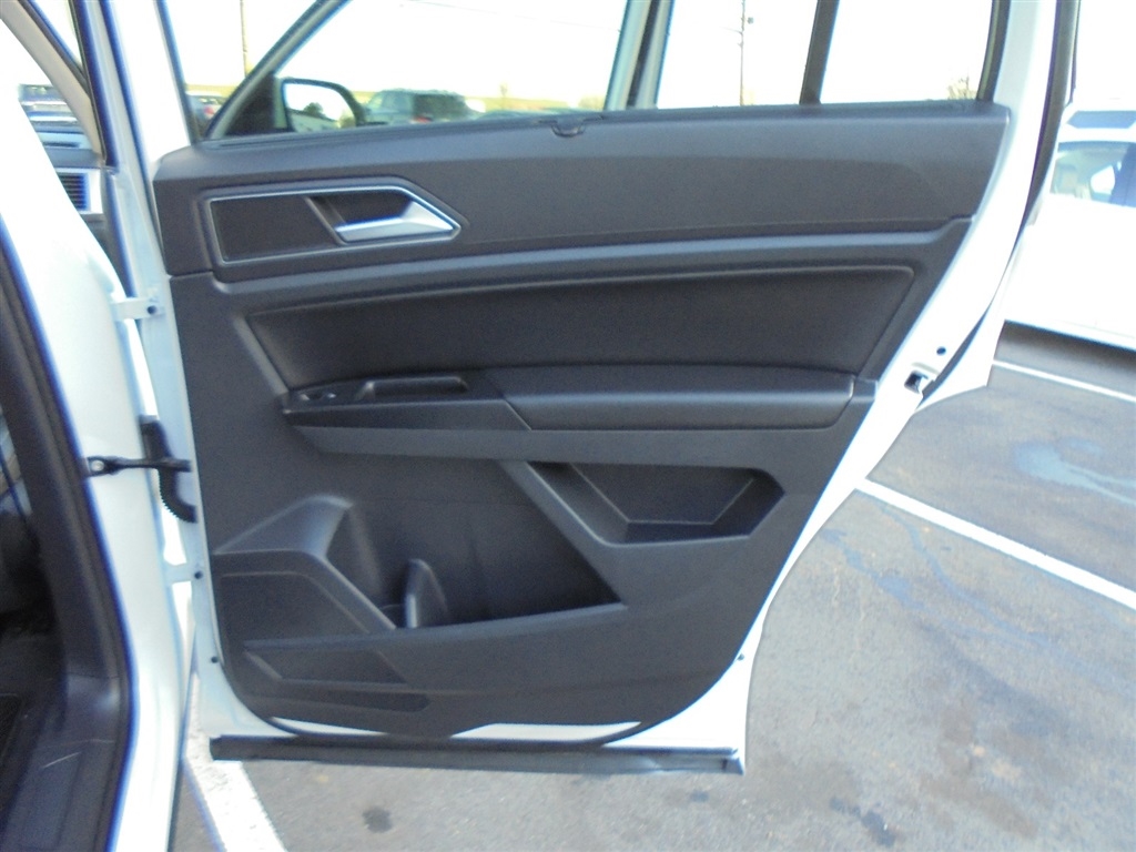 Volkswagen Atlas 3.6L V6 SE w/Technology R-Line 4MOTION 2019