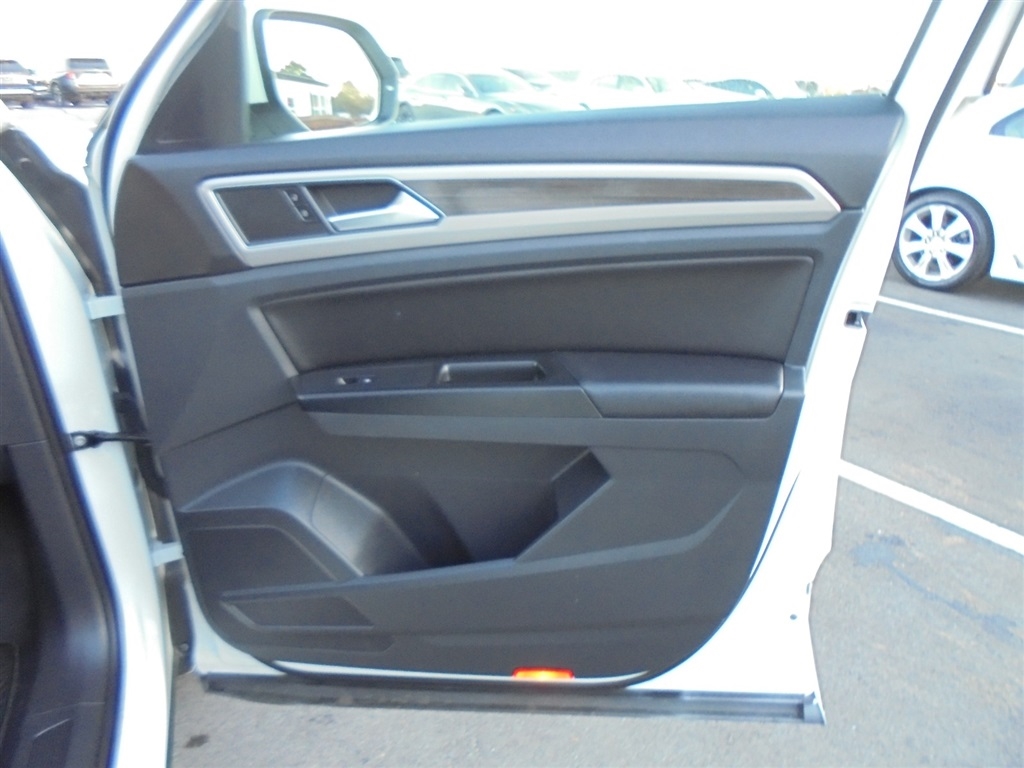 Volkswagen Atlas 3.6L V6 SE w/Technology R-Line 4MOTION 2019