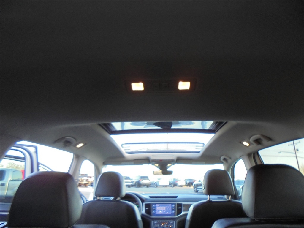 Volkswagen Atlas 3.6L V6 SE w/Technology R-Line 4MOTION 2019