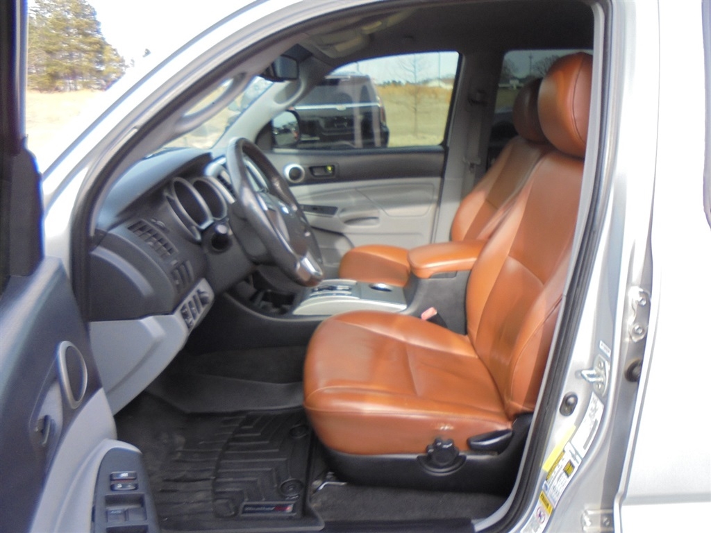 Toyota Tacoma 2WD Double Cab V6 AT PreRunner (Natl) 2013