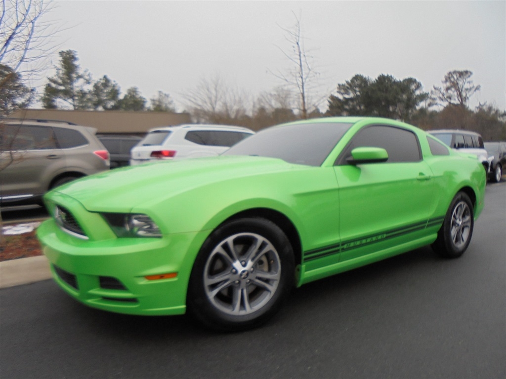 2014 Ford Mustang 2dr Cpe V6