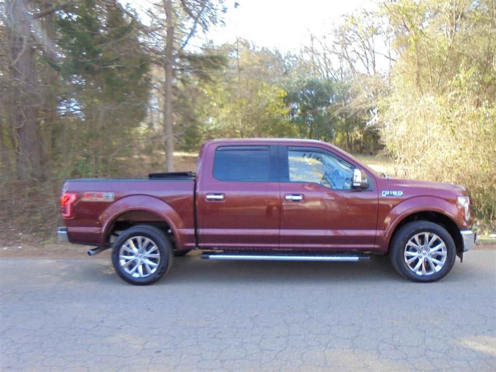 Ford F-150 4WD SuperCrew 145" Lariat 2017