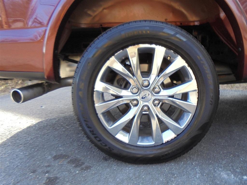 Ford F-150 4WD SuperCrew 145" Lariat 2017