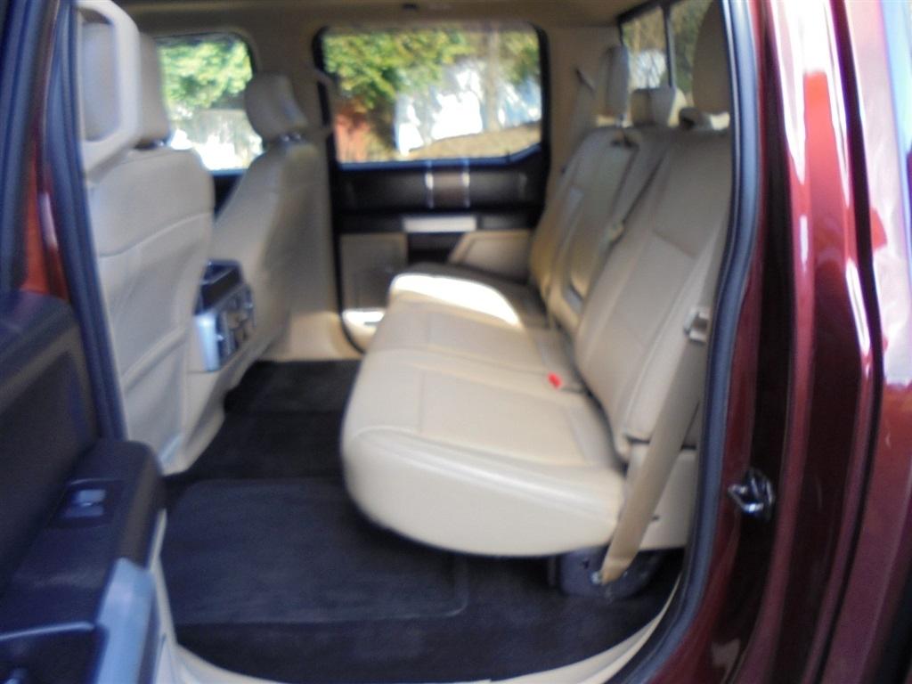 Ford F-150 4WD SuperCrew 145" Lariat 2017