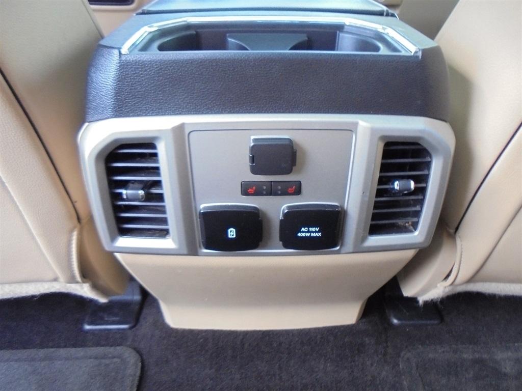 Ford F-150 4WD SuperCrew 145" Lariat 2017