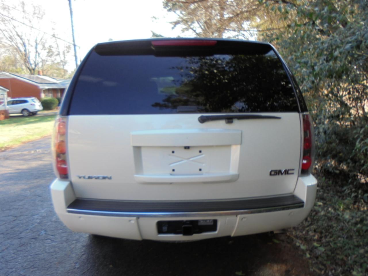 GMC Yukon Denali 2WD 2013