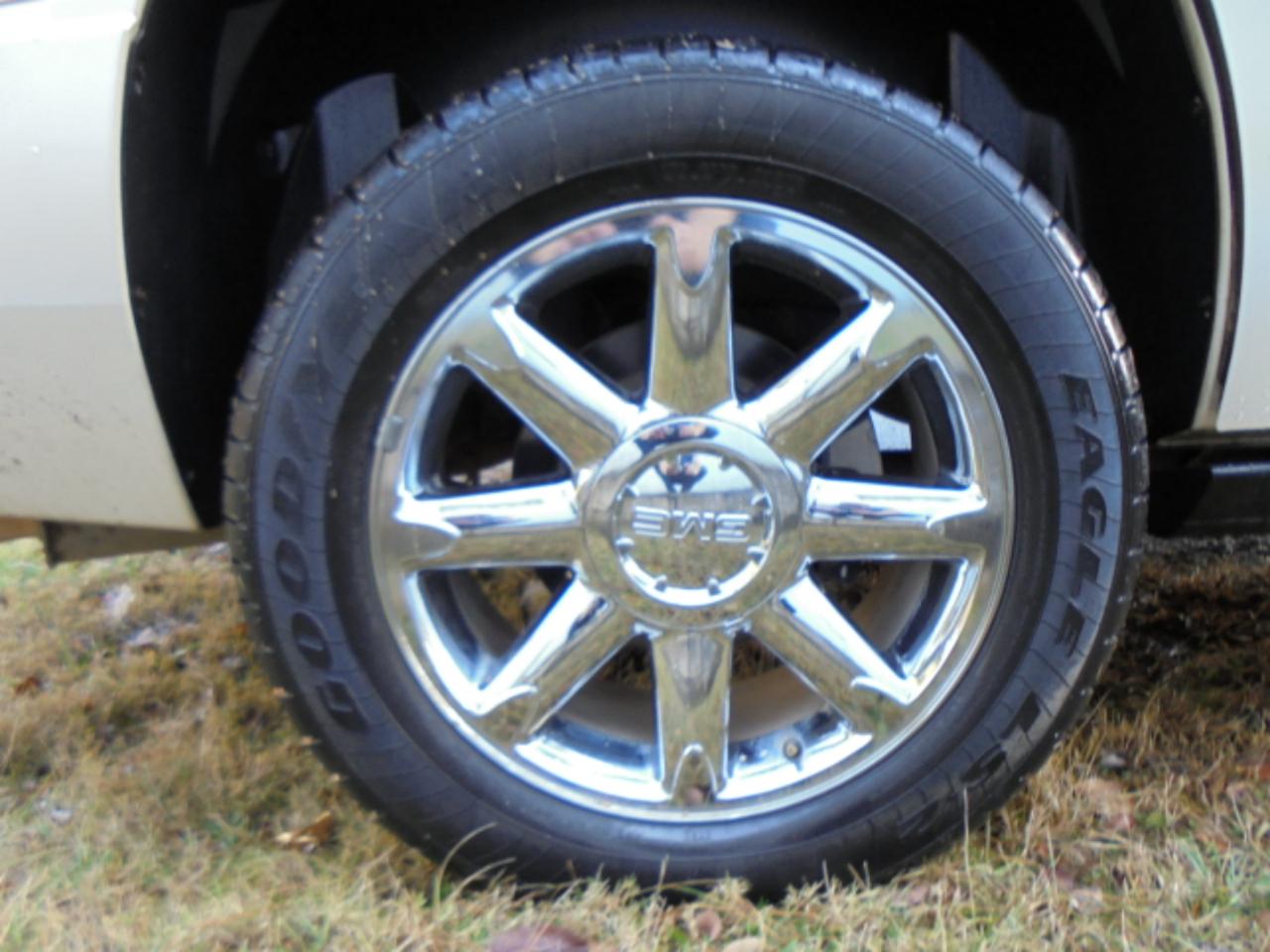 GMC Yukon Denali 2WD 2013