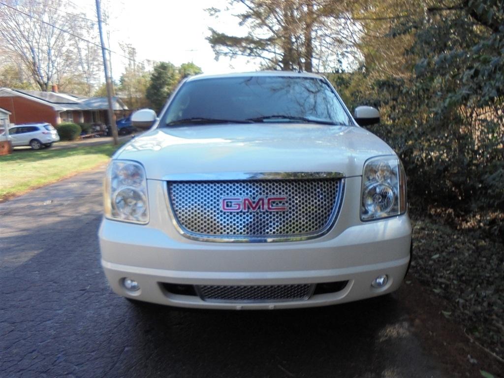 GMC Yukon Denali 2WD 2013