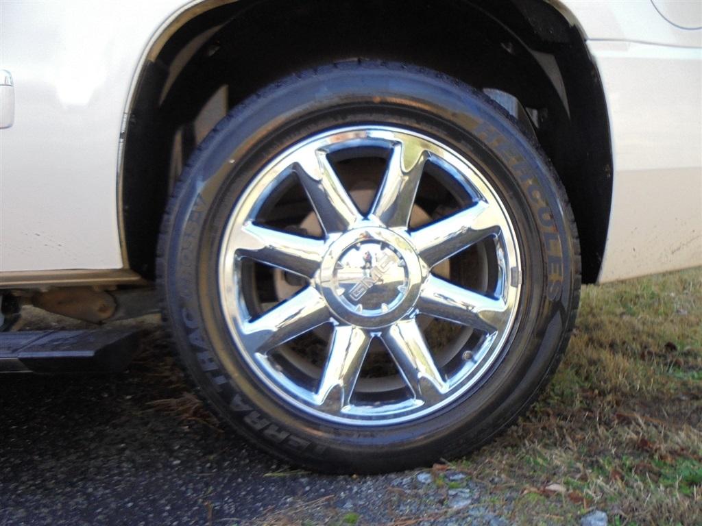 GMC Yukon Denali 2WD 2013