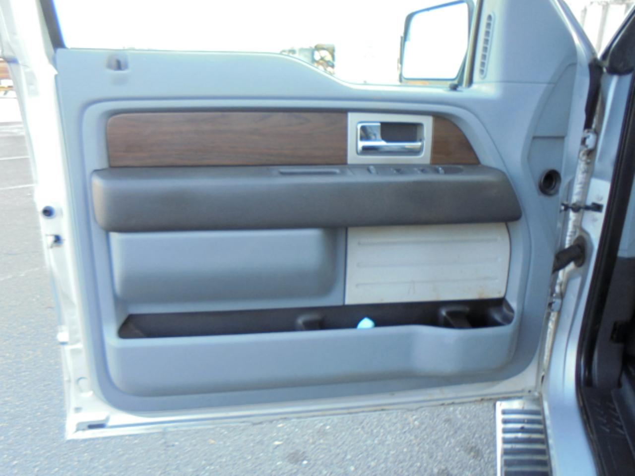 Ford F-150 2WD SuperCrew 145" Lariat 2013