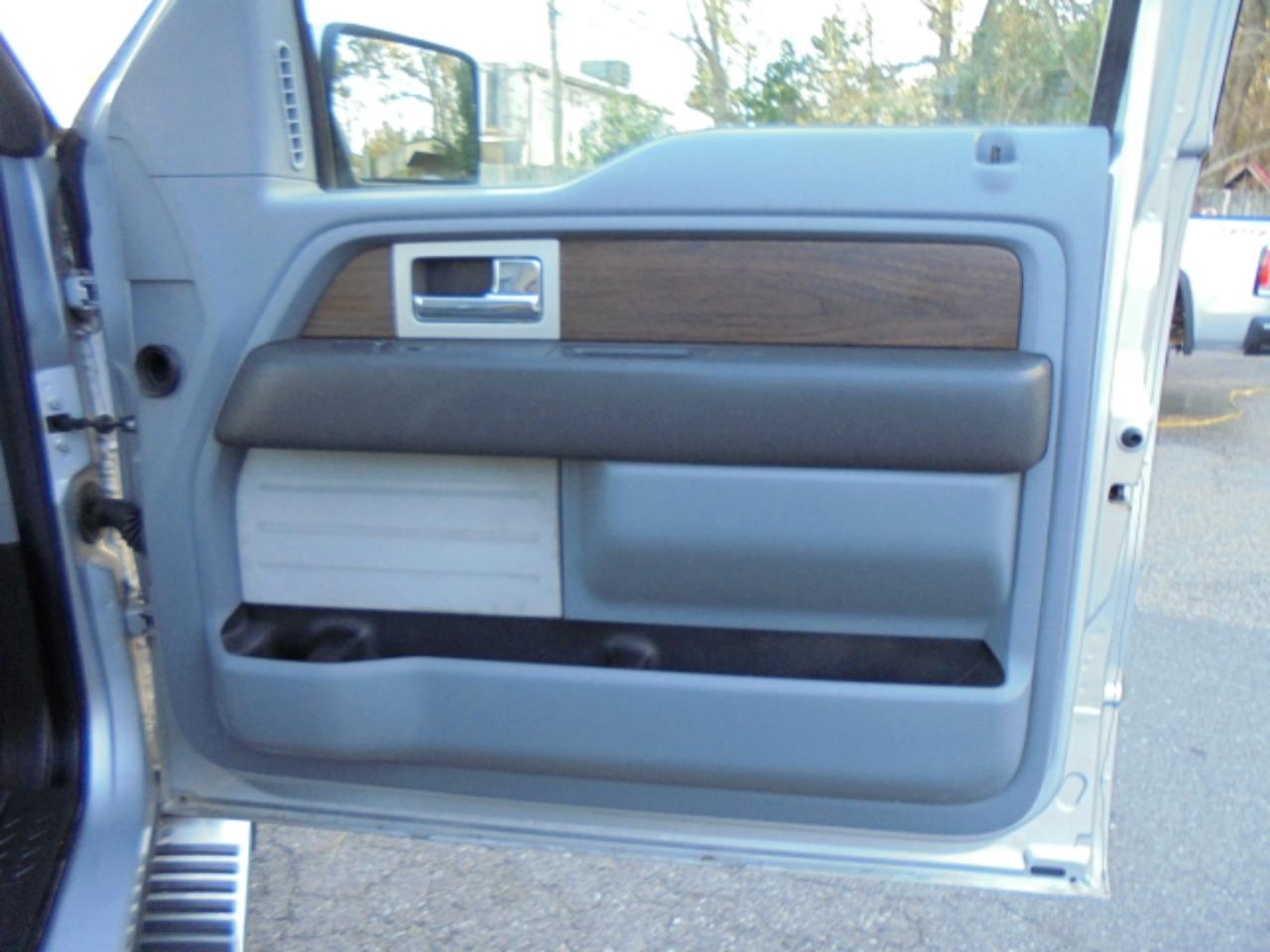 Ford F-150 2WD SuperCrew 145" Lariat 2013