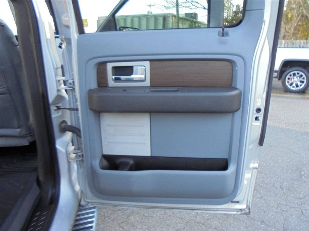 Ford F-150 2WD SuperCrew 145" Lariat 2013