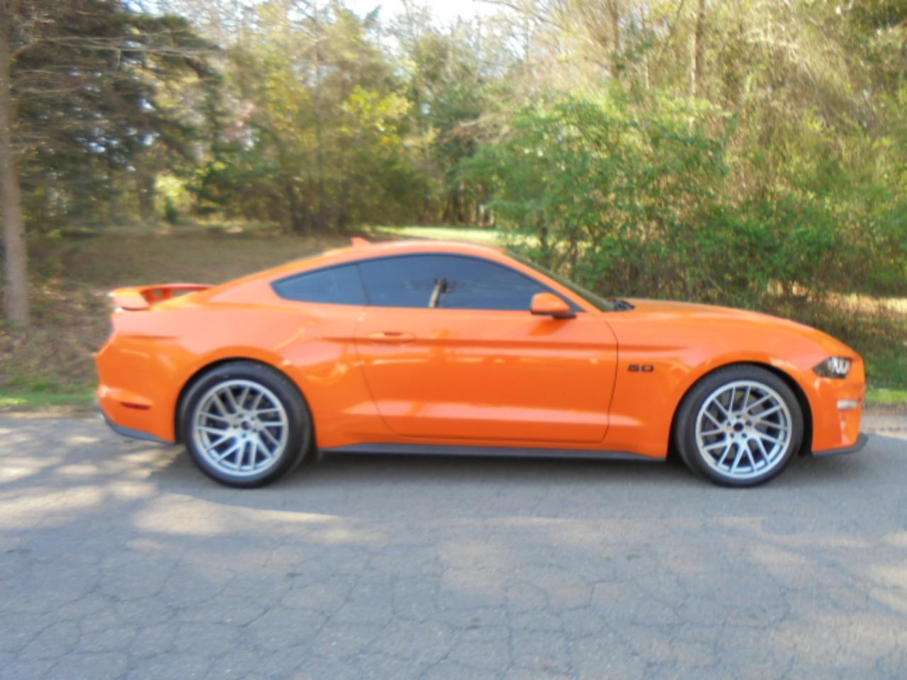 Ford Mustang GT Premium 2D Coupe 2021