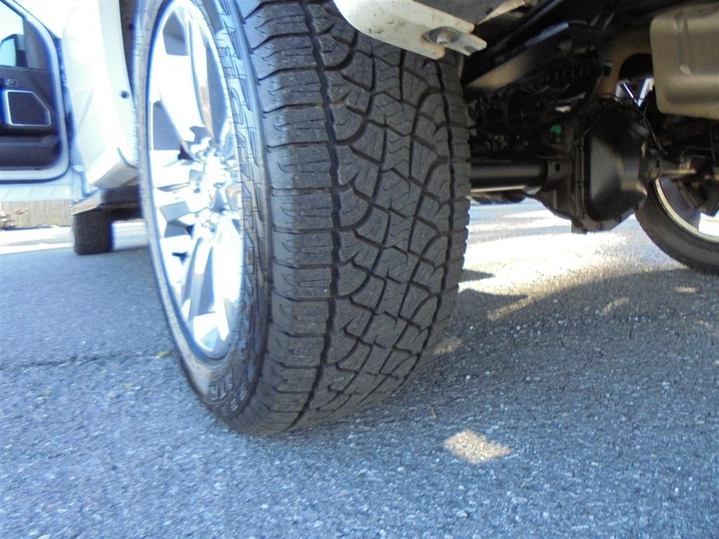 Ford F-150 4WD SuperCrew 145" Lariat 2016