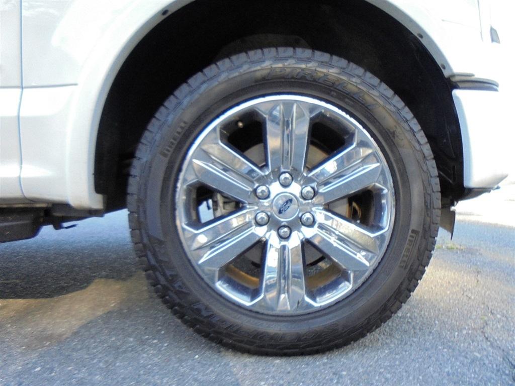 Ford F-150 4WD SuperCrew 145" Lariat 2016