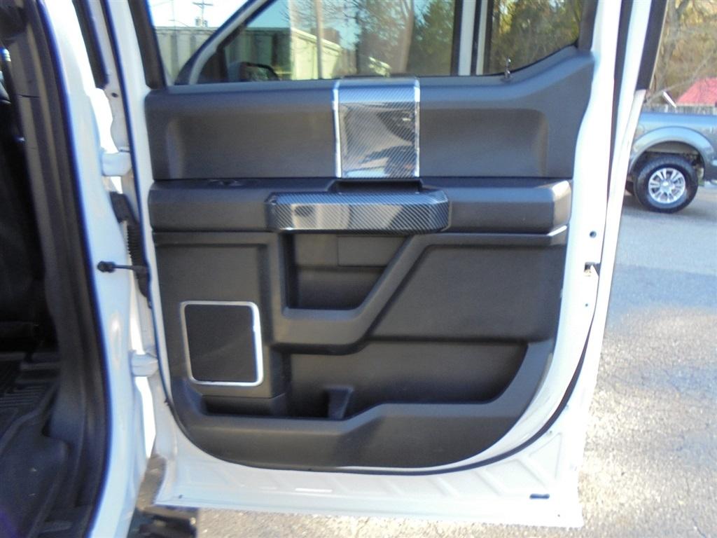 Ford F-150 4WD SuperCrew 145" Lariat 2016