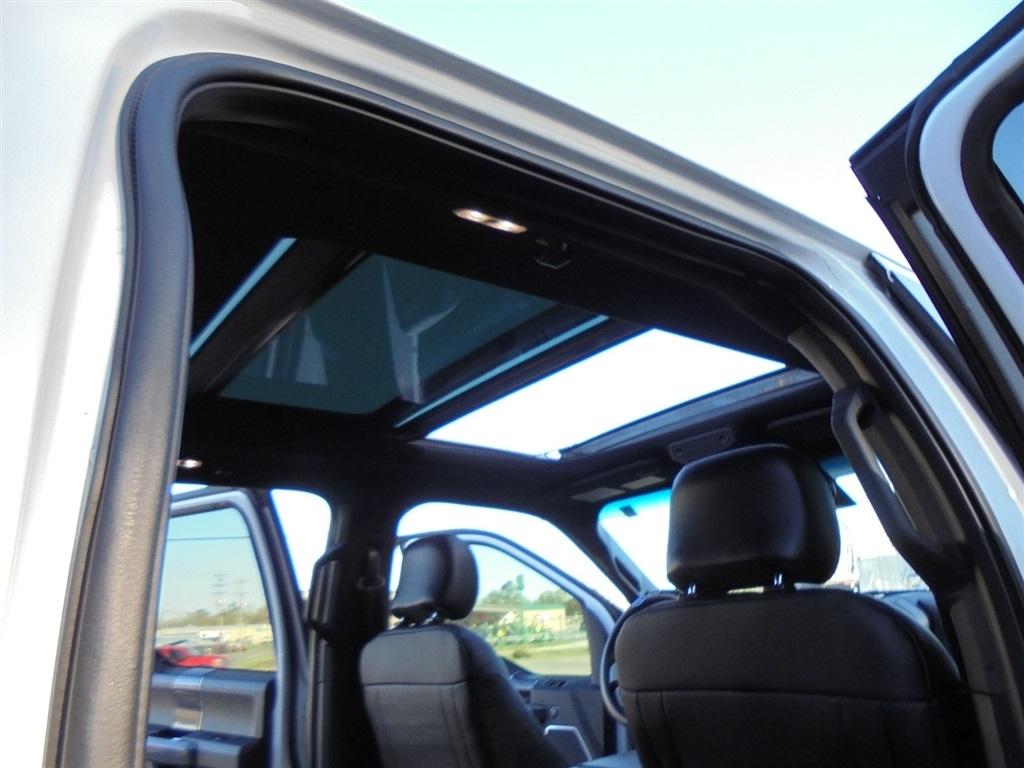 Ford F-150 4WD SuperCrew 145" Lariat 2016