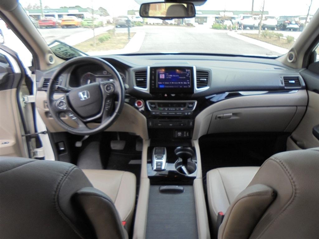 Honda Pilot Touring AWD 2017