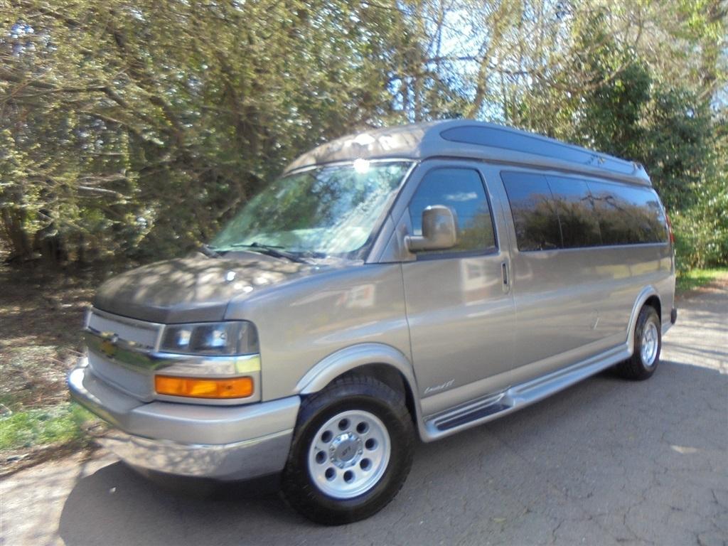 Chevrolet Express Passenger RWD 3500 155" LT 2018