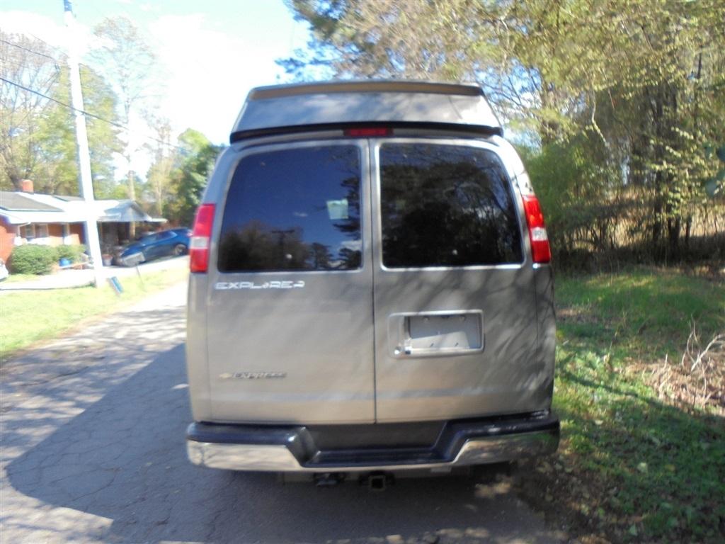 Chevrolet Express Passenger RWD 3500 155" LT 2018