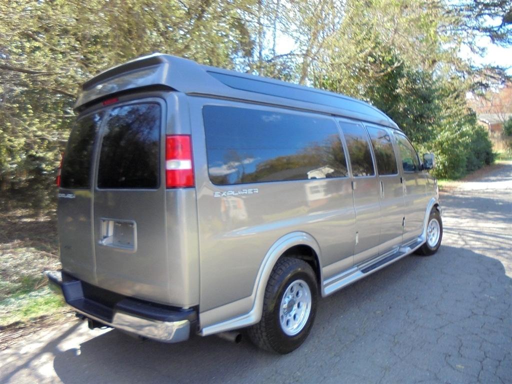 Chevrolet Express Passenger RWD 3500 155" LT 2018