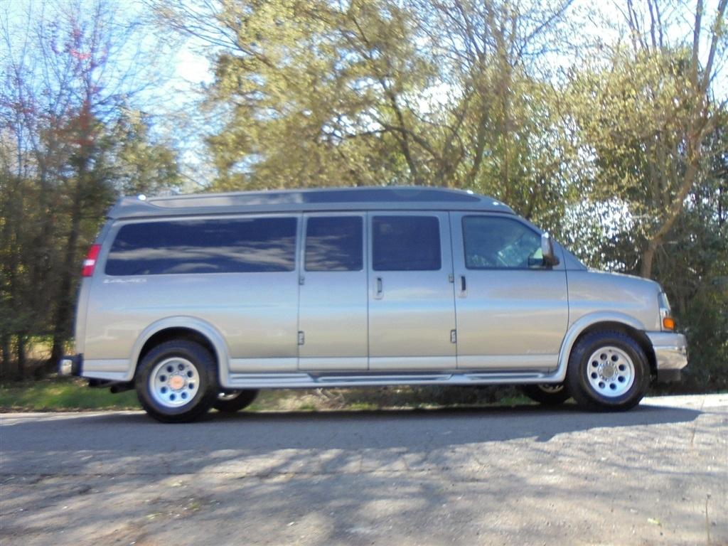 Chevrolet Express Passenger RWD 3500 155" LT 2018