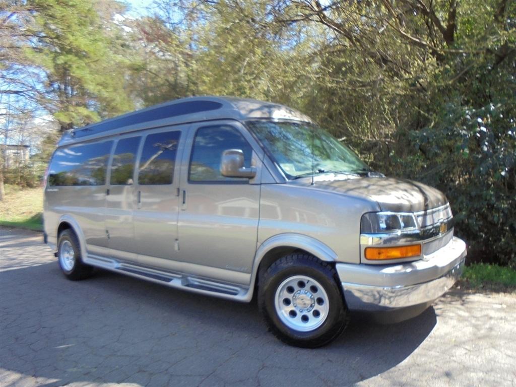 Chevrolet Express Passenger RWD 3500 155" LT 2018