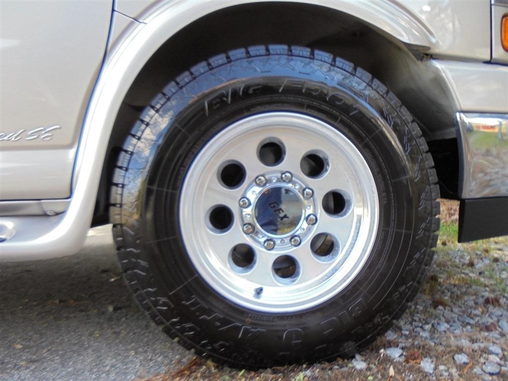 Chevrolet Express Passenger RWD 3500 155" LT 2018