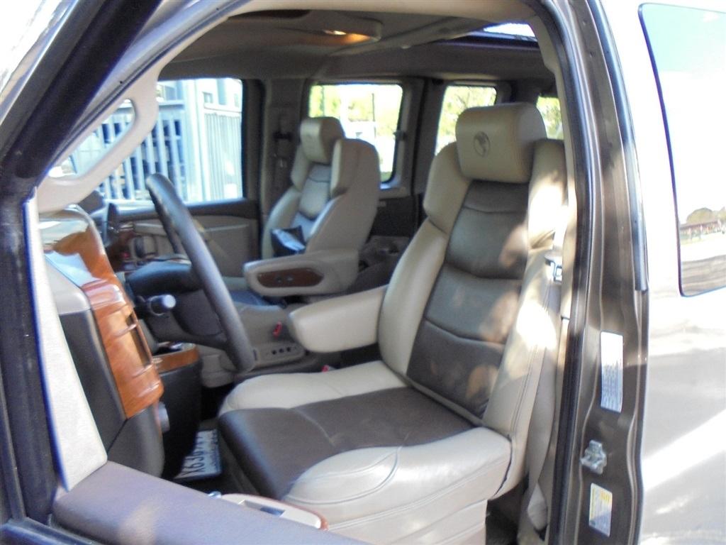 Chevrolet Express Passenger RWD 3500 155" LT 2018