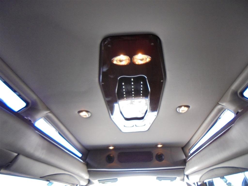 Chevrolet Express Passenger RWD 3500 155" LT 2018