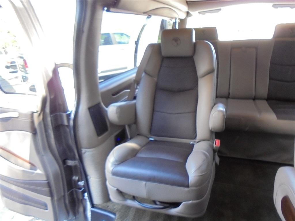 Chevrolet Express Passenger RWD 3500 155" LT 2018