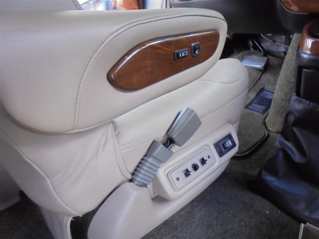 Chevrolet Express Passenger RWD 3500 155" LT 2018