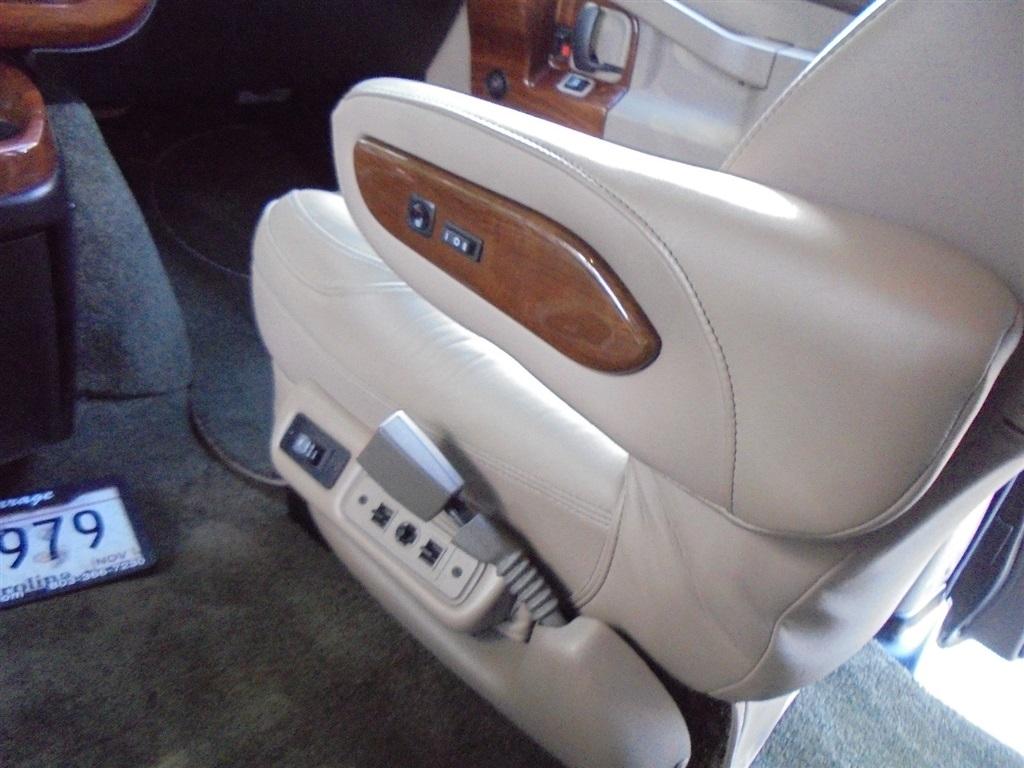 Chevrolet Express Passenger RWD 3500 155" LT 2018