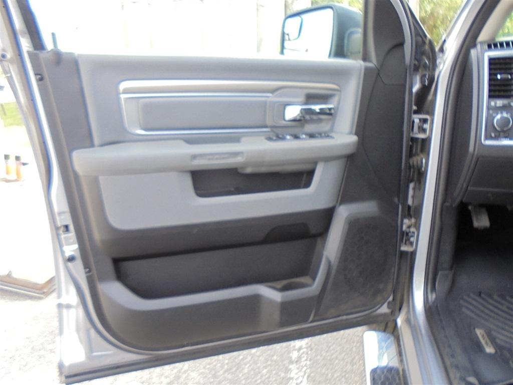 RAM 1500 Classic SLT 4x2 Crew Cab 6'4" Box 2020