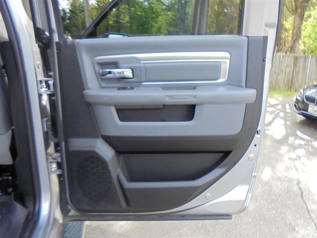 RAM 1500 Classic SLT 4x2 Crew Cab 6'4" Box 2020