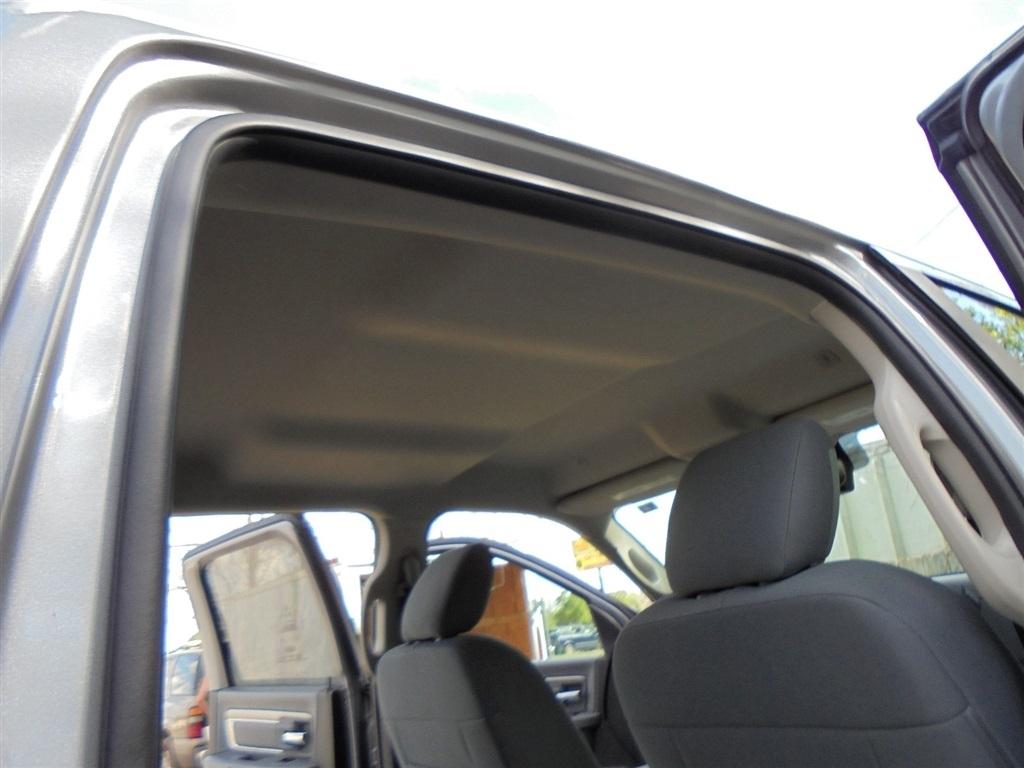 RAM 1500 Classic SLT 4x2 Crew Cab 6'4" Box 2020