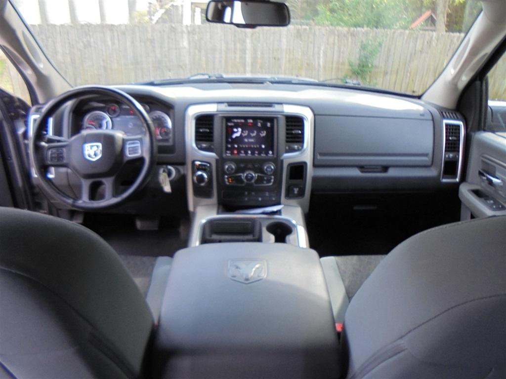 RAM 1500 Classic SLT 4x2 Crew Cab 6'4" Box 2020