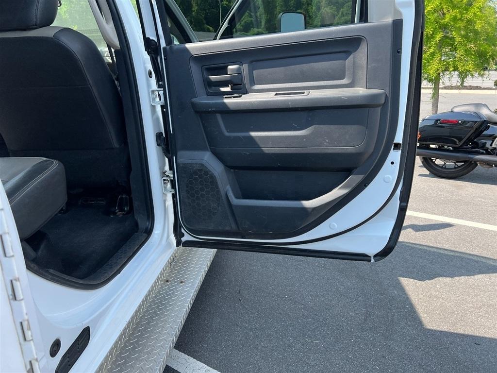 RAM 3500 2WD Crew Cab 172" WB 60" CA ST 2012